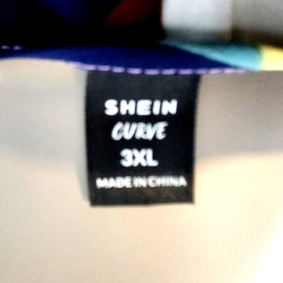 Geo Print Belted Dress - Picture 9 of 9